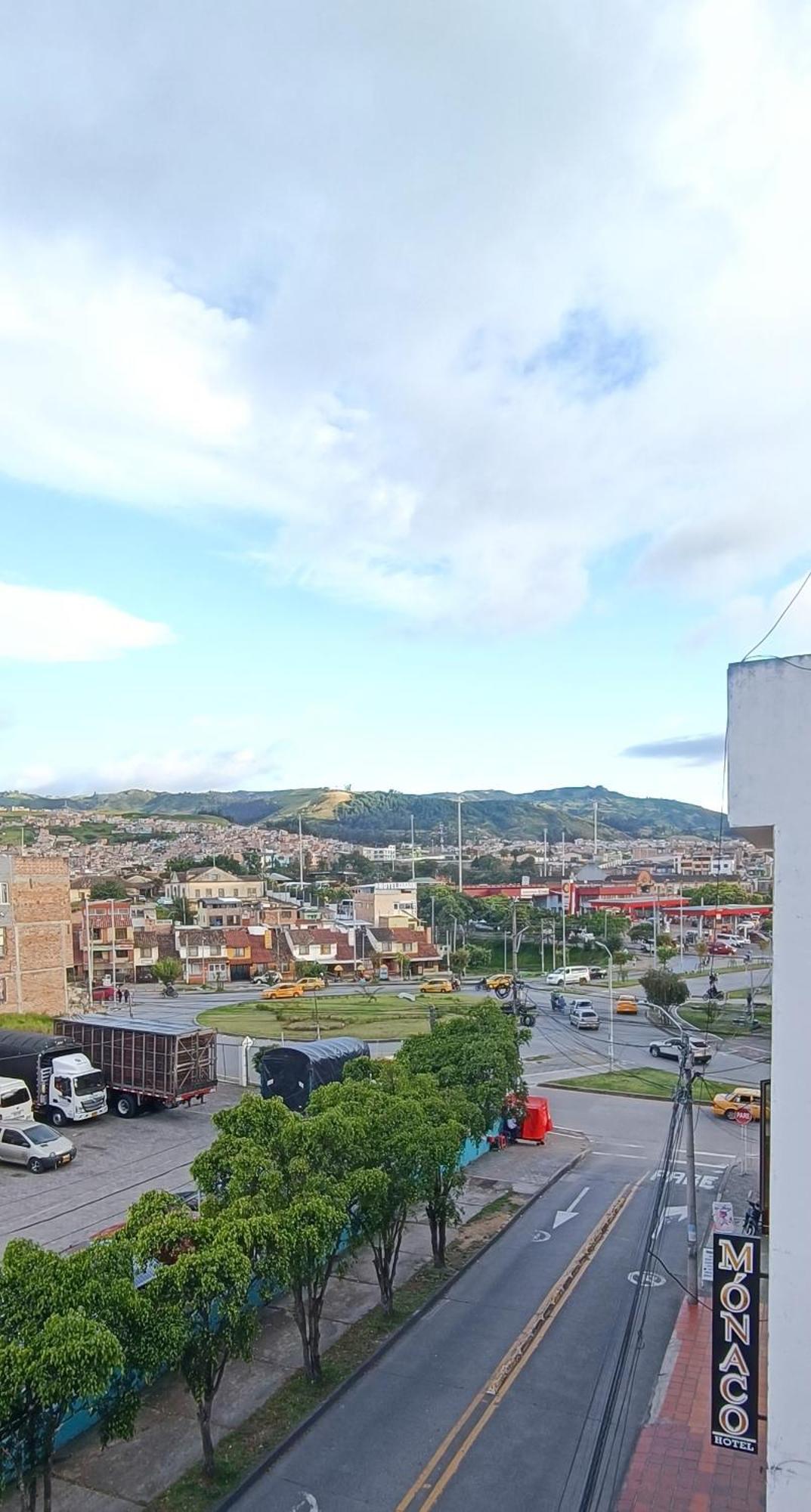 Hotel Monaco Pasto Luaran gambar